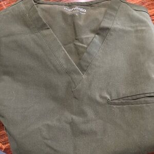 Size large figs and mandala tops and large tall bottoms